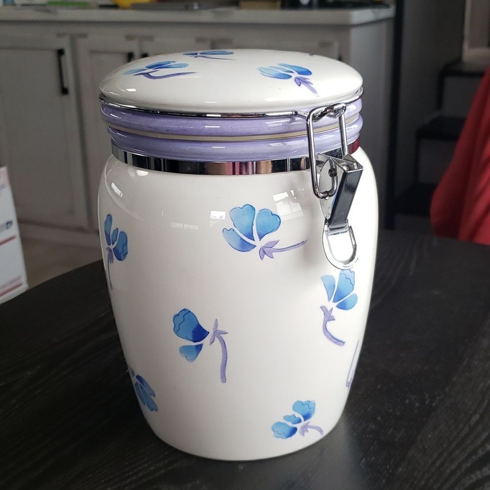 Vtg Inspirado Stonelite Floral Stoneware Crock Canister with Sealed, Latched Lid